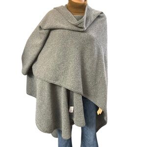 Rutherford Knitwear Hawick Scotland Women’s Oversized Gray Wool Wrap Cape NWOT